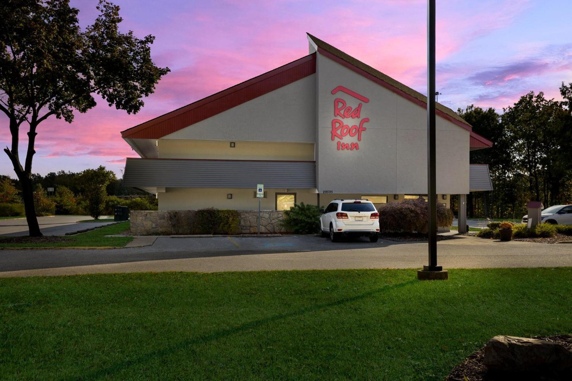 Red Roof Inn Cleveland - Westlake Buitenkant foto